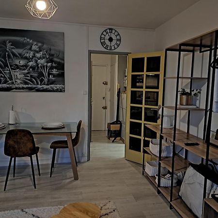 Tout Confort - Clim- Salle De Bain Commune Nîmes Exteriér fotografie