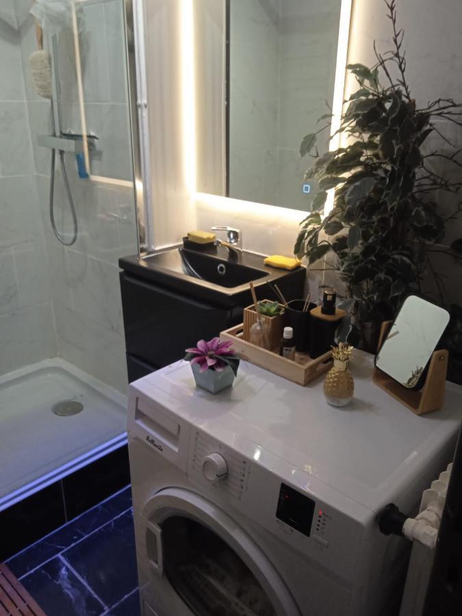 Tout Confort - Clim- Salle De Bain Commune Nîmes Exteriér fotografie