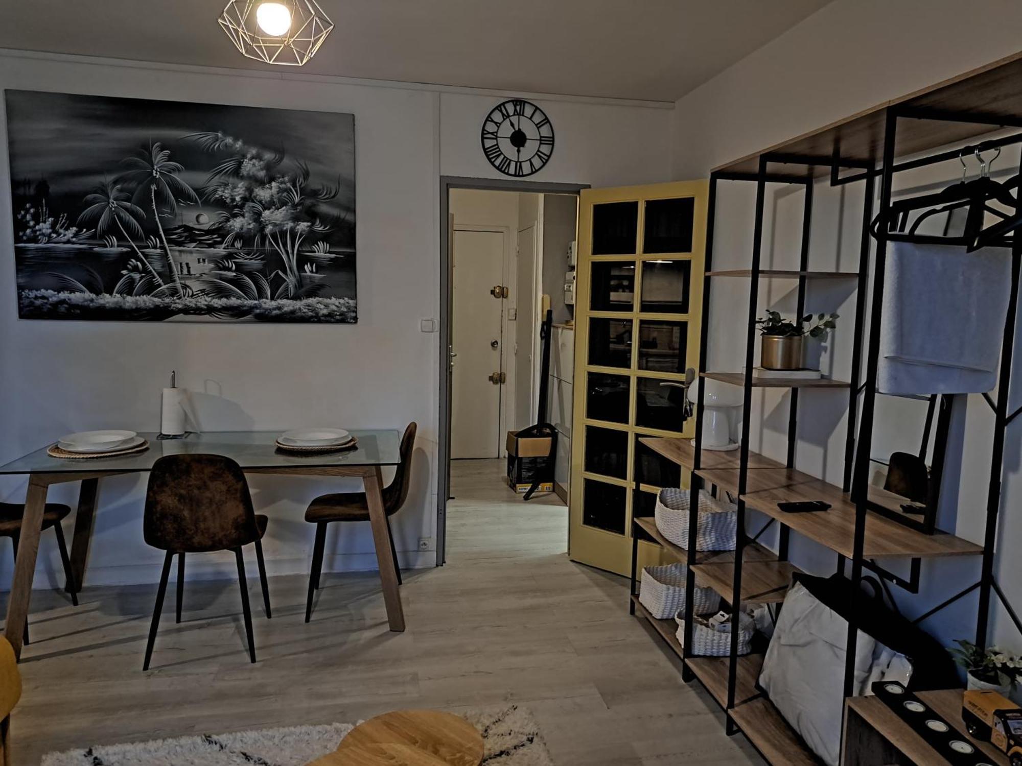 Tout Confort - Clim- Salle De Bain Commune Nîmes Exteriér fotografie