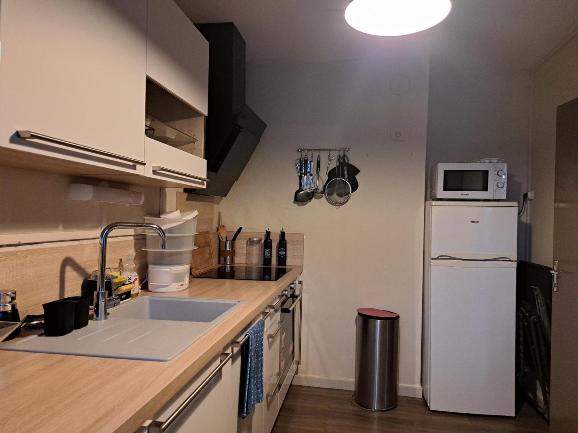 Tout Confort - Clim- Salle De Bain Commune Nîmes Exteriér fotografie
