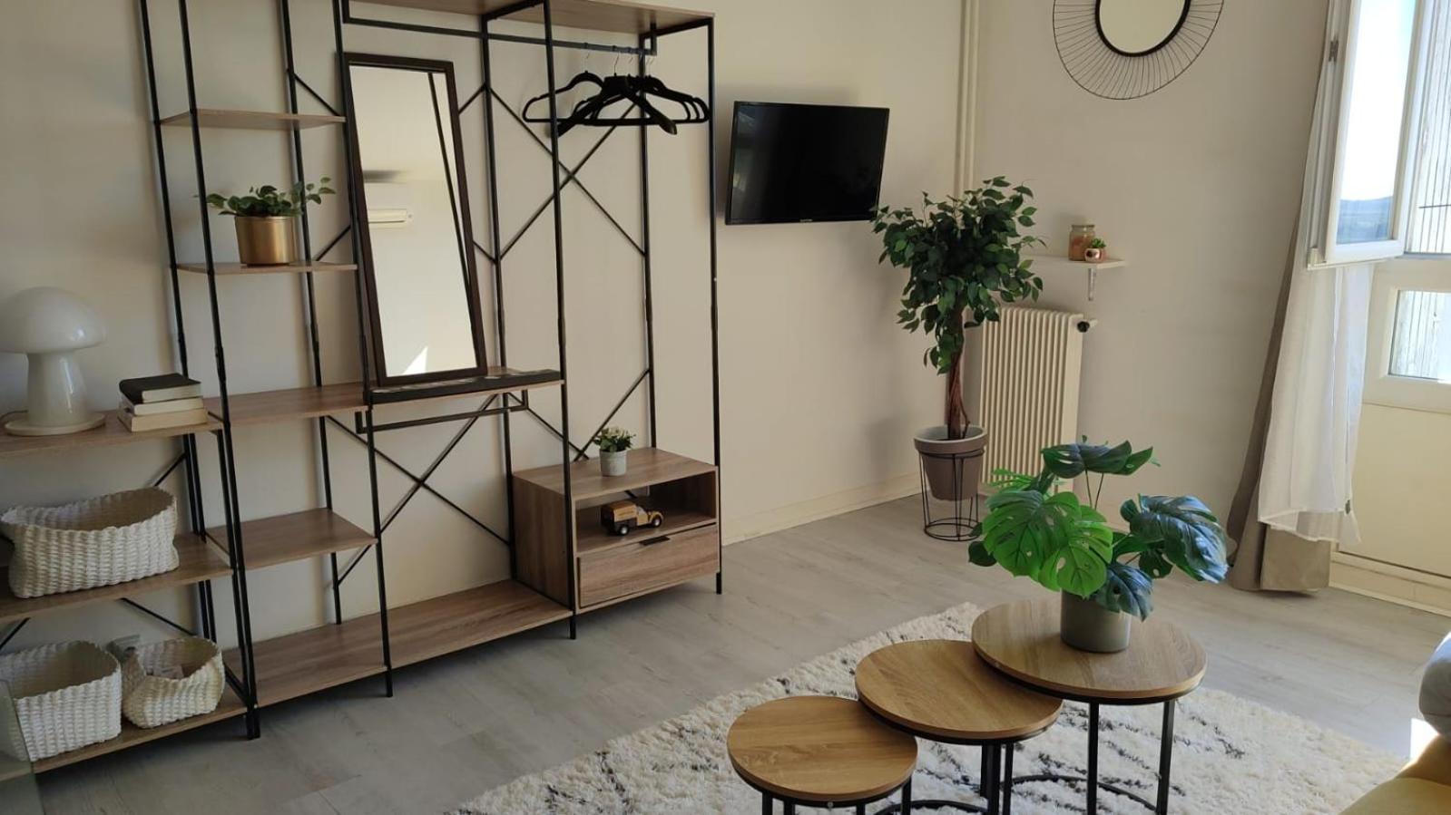 Tout Confort - Clim- Salle De Bain Commune Nîmes Exteriér fotografie