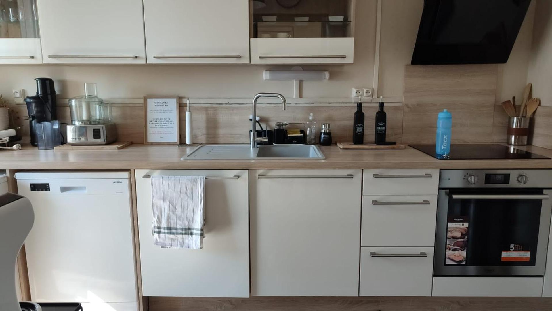Tout Confort - Clim- Salle De Bain Commune Nîmes Exteriér fotografie